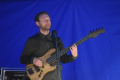 Liisi Koikson Poolamäe pargis