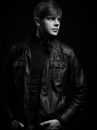Syn Cole