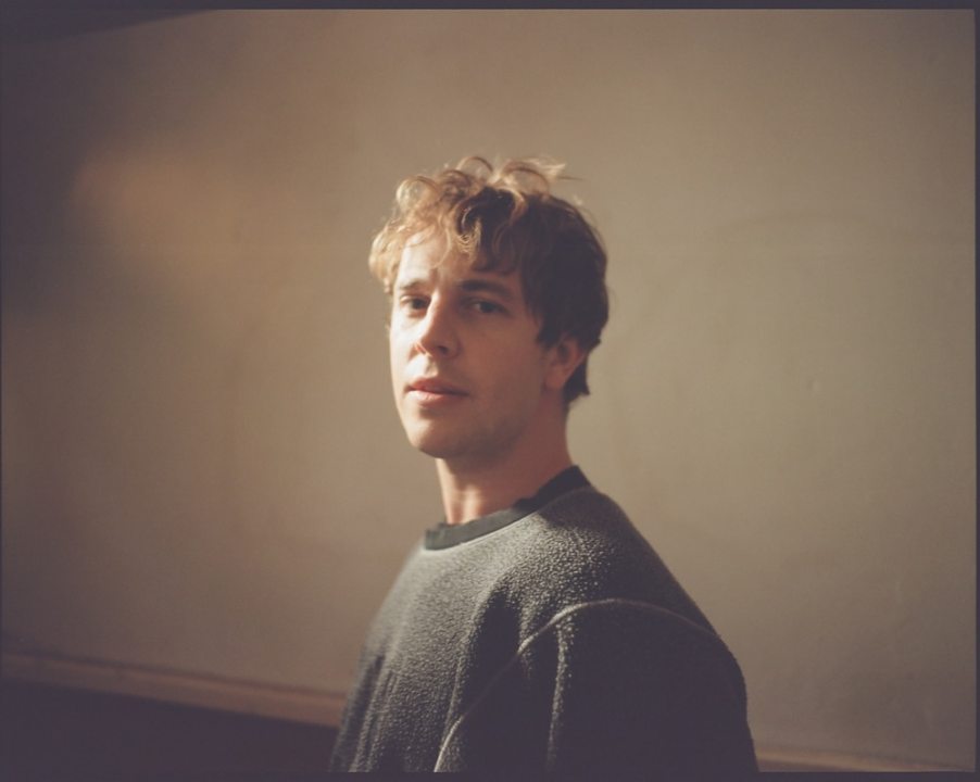 “ANOTHER LOVE” HITIMEISTER TOM ODELL TOOB KOOS SUVE SAABUMISEGA TALLINNAS LAVALE EMOTSIONAALSE UUE LOOMINGU