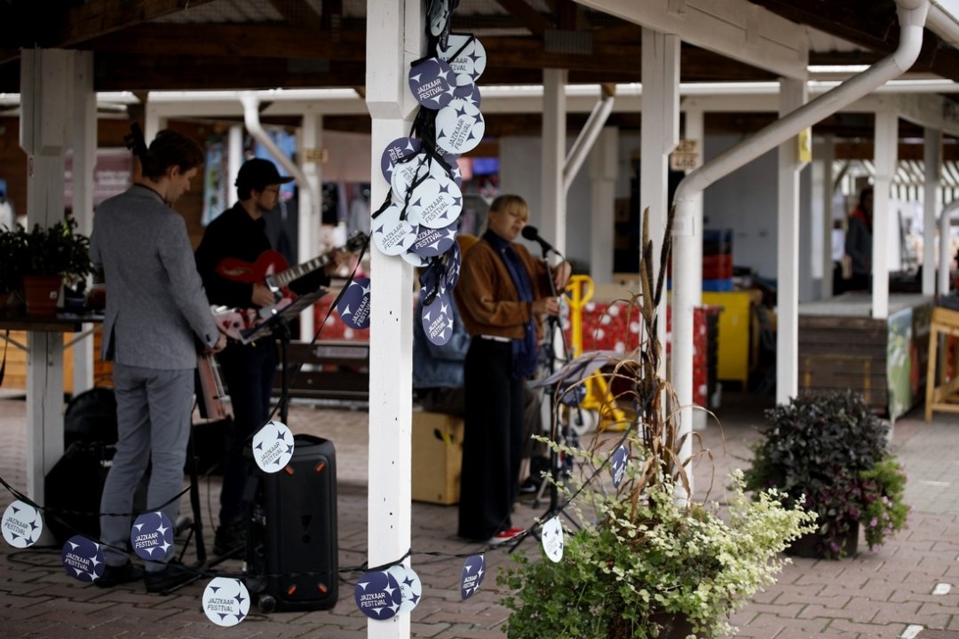 JAZZ VALLUTAB LINNA – TALLINNA, TARTU, PÄRNU JA VILJANDI LINNARUUM TÄITUB MUUSIKAGA