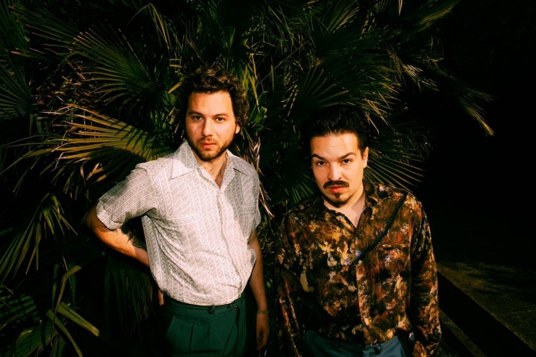 HILISSÜGISESSE TOOB NOBLESSNERIS UNENÄOLISE ARMASTUSE MILKY CHANCE