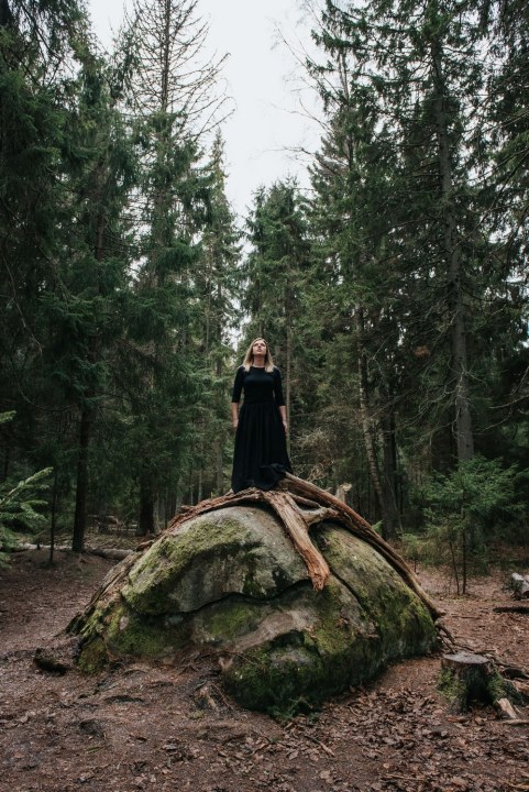 FOLKANSAMBEL PÄRI PÄRI ANDIS ÜLE 3 AASTA VÄLJA UUE SINGLI