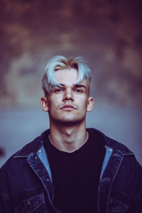 ROZELL AVALDAS KOOS MAAILMAKUULSA PRODUTSENDIGA SINGLI “FOR YOU”