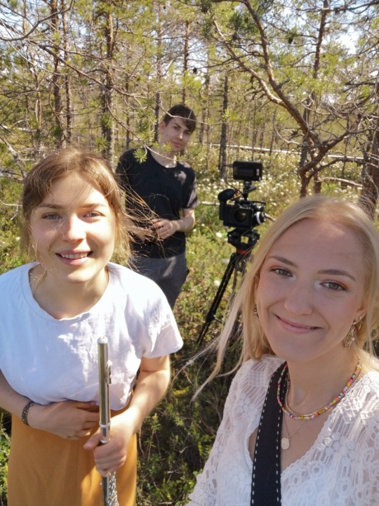 LAULJA-LAULUKIRJUTAJA JOHANNA KRISTINA ANDIS VÄLJA UUE MÕTLEVAPANEVA LOO “MILLE JAOKS?” KOOS MUUSIKAVIDEOGA!