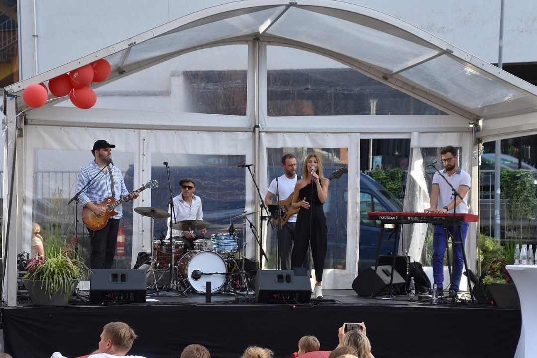 📸 GALERII | MAARJA & TEMA BÄND ROTERMANNI RESTORANIDE FESTIVALIL