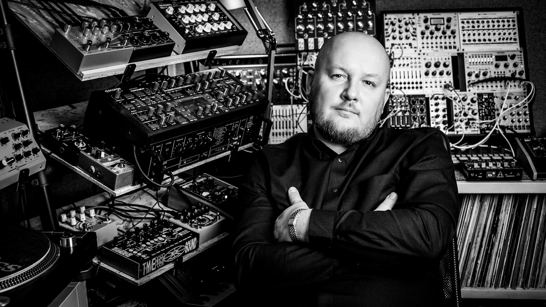 STATION NARVA UUTE ESINEJATE SEAS ON BERT ON BEATS, MARGIIELA JA MEISTERJAAN
