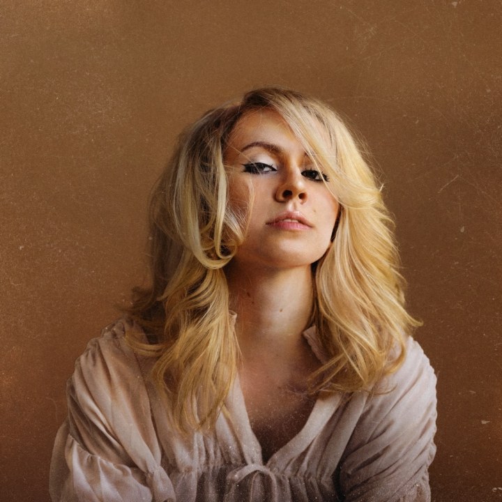 RITA RAY AVALDAS ALBUMI PEALKIRJAGA “A LIFE OF ITS OWN”