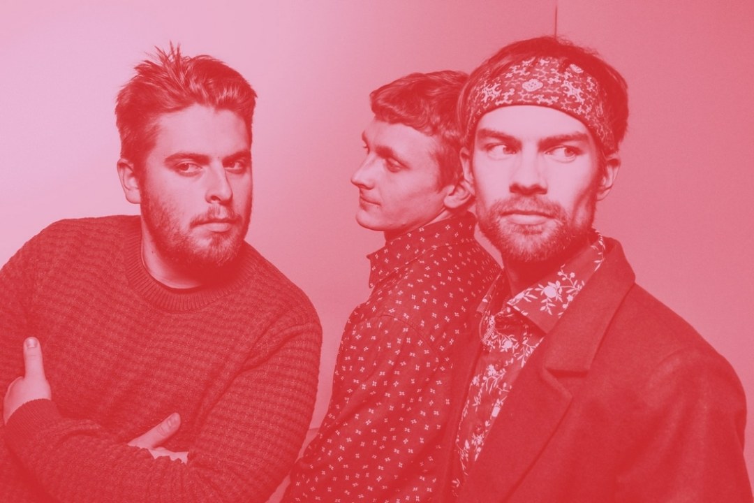 VÄRSKE FUNK-BÄND ROOS AND THE KANGAROOS TEGI OMA DEBÜÜDI KAHE MUUSIKAVIDEO JA EP NÄOL