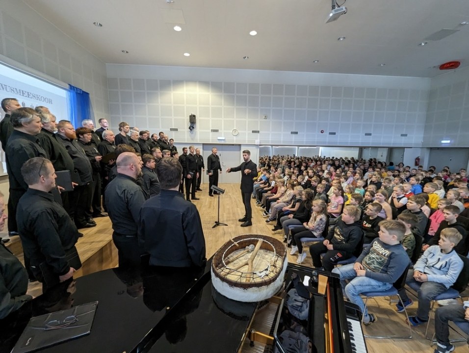 ARMASTATUD MUUSIKUID SAAVAD TALLINNA KOOLID KÜLLA KUTSUDA KA SEL KEVADEL