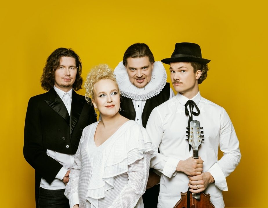 CURLY STRINGSIL ILMUS UUS LUGU NIMEGA “ÕNN”!