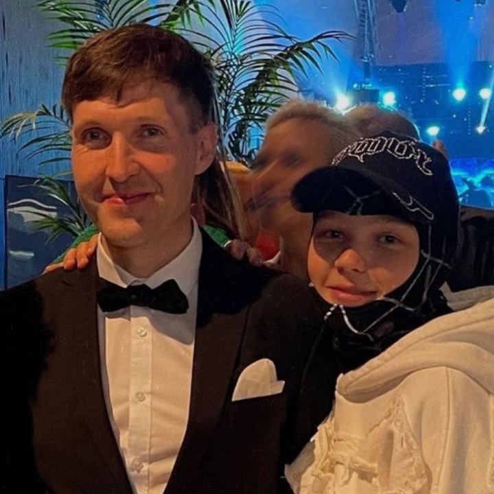 LIL TILL & SAMO AVALDASID UUE LOO MARTIN HELMEST