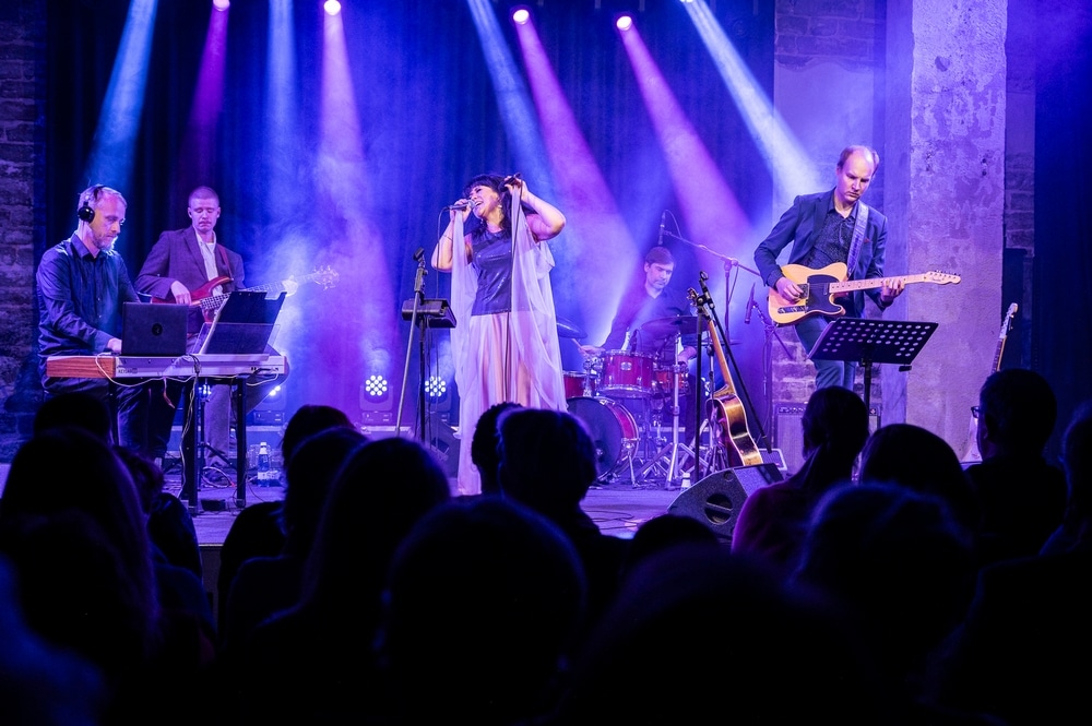 📸 FOTOD | IVI RAUSI ANDIS SUUREJOONELISE KONTSERDI FOTOGRAFISKA TALLINNAS