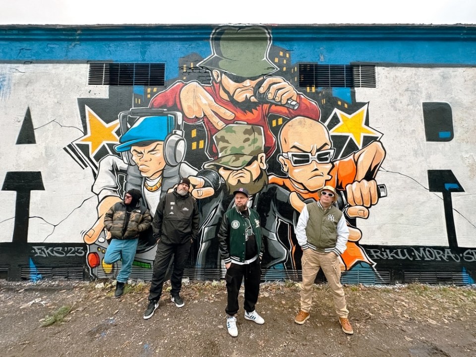 A-RÜHMA 25. TEGUTSEMISAASTA PUHUL VALMIS TELLISKIVI LOOMELINNAKUS GRAFITI