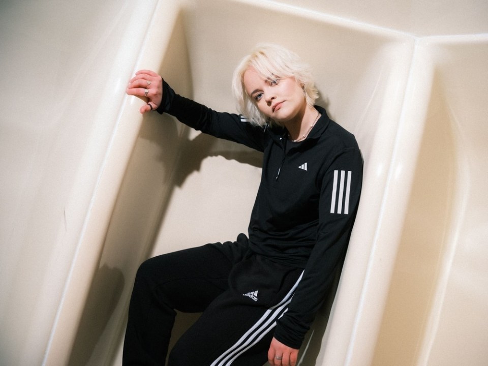 POPULAARNE TIKTOKKER SANNA SÖÖT ANDIS VÄLJA KAUAOODATUD SOOLOSINGLI