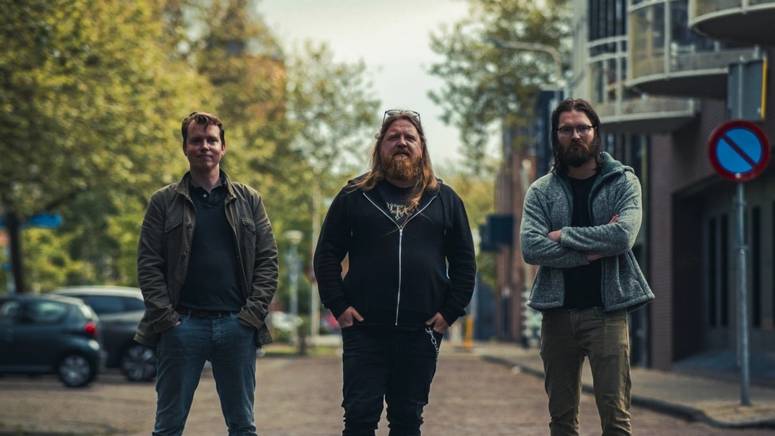 VAL TVOARI UUS LUGU “STAY WITH ME” ON TÄNUAVALDUS USA BÄNDI MANOWAR LOOJALE