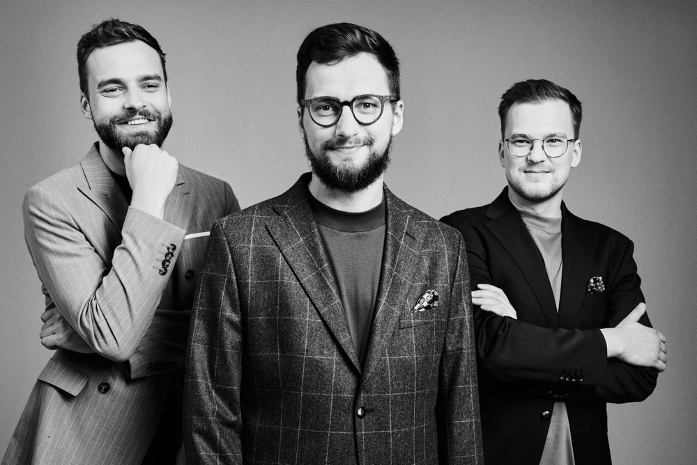 HINGEDEAJAL KÕLAB JOEL REMMEL TRIO ESITUSES TÕNU KÕRVITSA UUDISTEOS “KUU ATLAS”