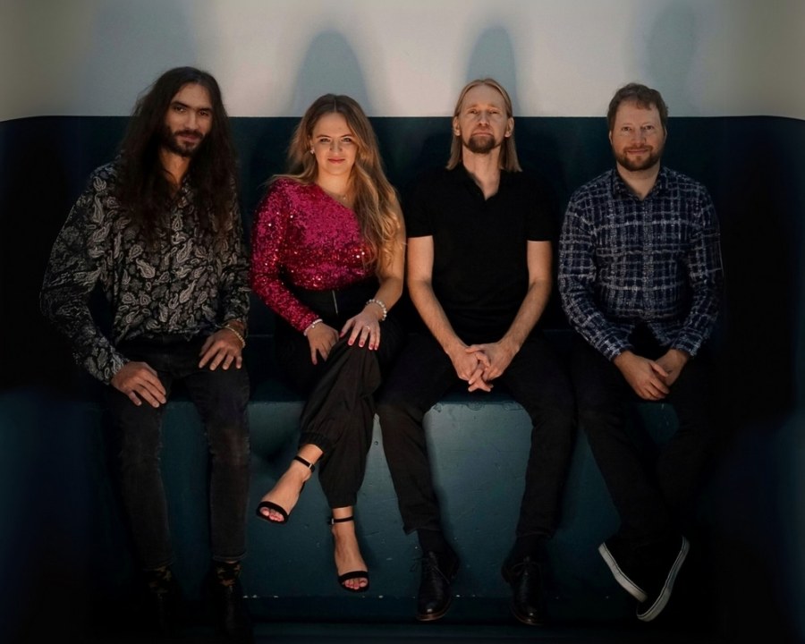 UHIUUS EESTI POP-FUNK BÄND ARABELLA & THE GAME COLLECTION AVALDAS OMA DEBÜÜTSINGLI “DRAWN TO THEM”