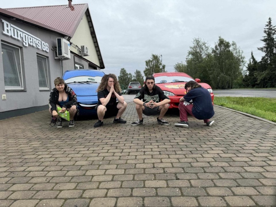 ILMUS KESKKOOLI VIIMANE ALBUM “PALJA SILMAGA NÄHTAV”