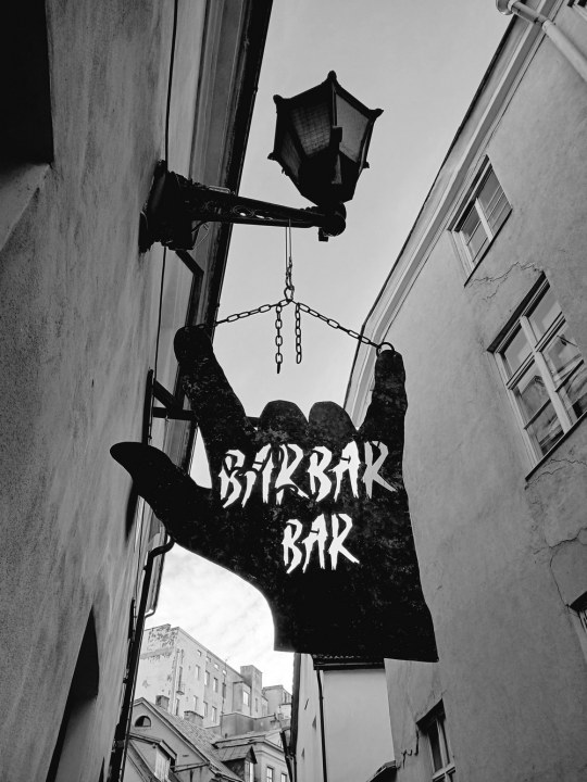 ROCKIKLUBI BARBAR KUTSUB SIND TÄNA PEOLE!
