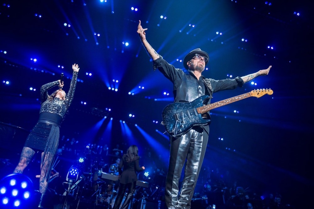 EURYTHMICSI DAVE STEWART ESINEB SUVEL ESMAKORDSELT EESTIS