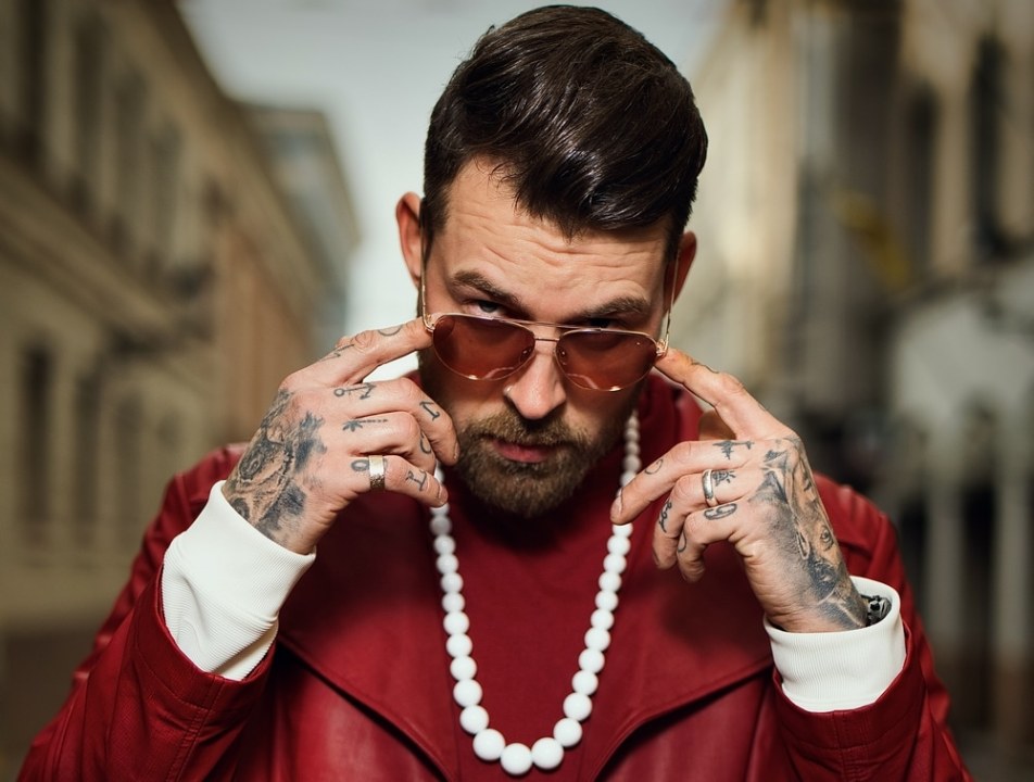 JYRISE AVALDAS VIDEOSINGLI “IGAS KEELES (DA-BA-DAM)”