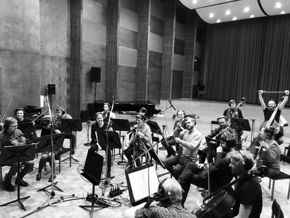 TALLINNA KAMMERORKESTER TEEB KAASA ED O’BRIENI UUEL SOOLOALBUMIL “BLUE MORPHO”