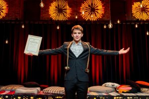 XVIII üleriigilise võistumängimise grand prix’ sai lõõtsamängija Vihur Põld (foto: Taavi Bergmann/ Eesti Pärimusmuusika Keskus)