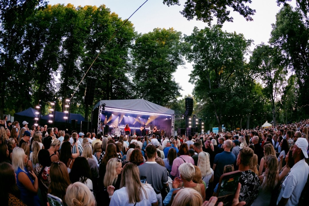 📸 GALERII | NUBLU, SADU JA VAIKO EPLIK TÕID VILLA AMMENDE AEDA SUVISE MUUSIKAELAMUSE