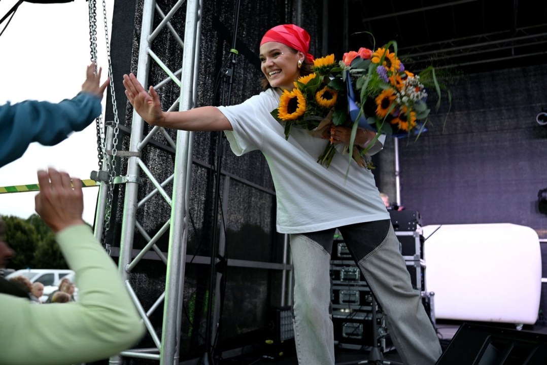 📸 FOTOD | ÜLEMISTE ÖÖJOOKS TÕI KOKKU TUHANDED SPORDISÕBRAD — KAVAS OLID KA TASUTA KONTSERDID