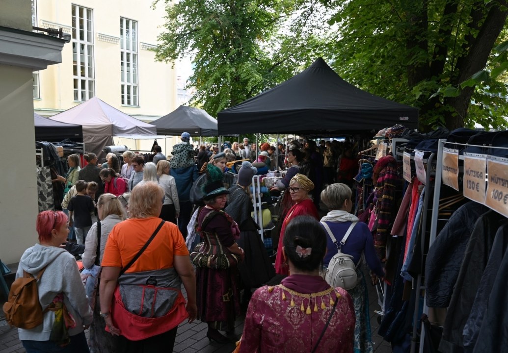 📸 FOTOD | RAHVUSOOPER ESTONIA AVAS 120. HOOAJA TRADITSIOONILISE TEATRILAADAGA