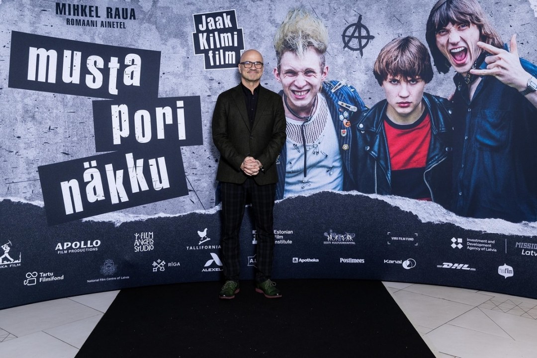 MIHKEL RAUA ROMAANIL PÕHINEV “MUSTA PORI NÄKKU” ESILINASTUS SOLARISES